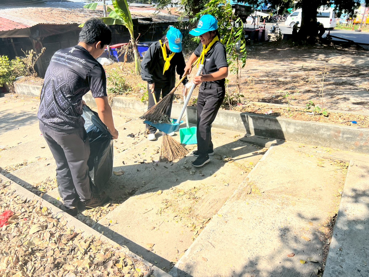 title - ส.ป.ก.ยโสธร ร่วมกิจกรรมจิตอาสาพัฒนาเนื่องในโอกาสวันคล้ายวันประสูติ สมเด็จพระเจ้าลูกเธอ เจ้าฟ้าสิริวัณณวรี นารีรัตนราชกัญญา